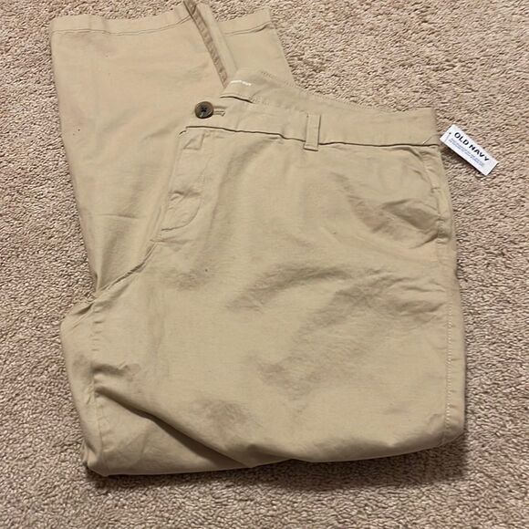 Old Navy Mid Rise Boot Cut Khaki Pants - Picture 6 of 9